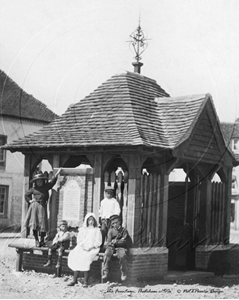 Picture of Berks - Thatcham, The Fountain c1910s - N1659