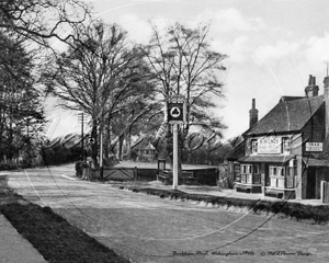 Ye Olde Leathern Bottel, Barkham Road, Wokingham in Berkshire c1940s