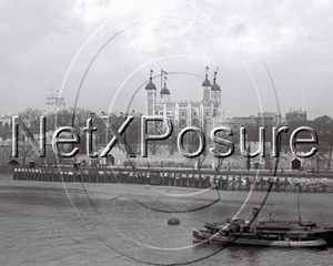 Picture of London - The Tower from the Thames c1930s - N155