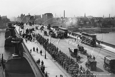 Blackfriars Bridge with soldiers marching south, possibly on their way to the front in London during WW1