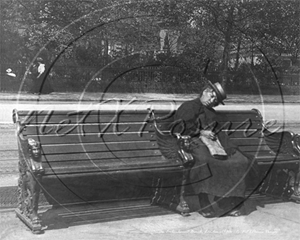 Picture of London - Embankment Bench c1900s - N2329