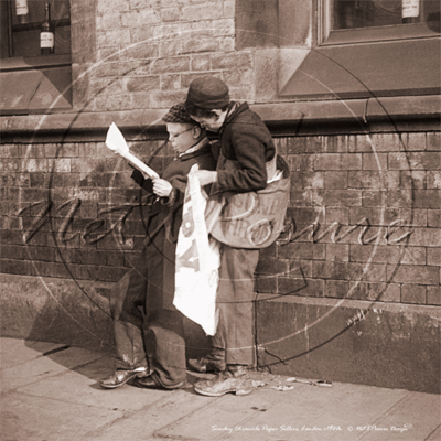 Picture of London Life - Boy Paper Sellers c1900s - N2391