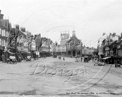 Picture of Wilts - Marlborough, High Street c1920s - N1409