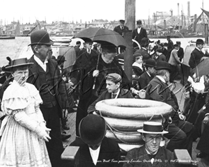 Picture of London - Thames Steamboat c1890s - N422