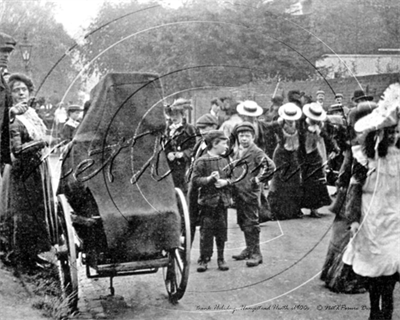 Picture of London, N - Hampstead Bank Holiday 1900s N507