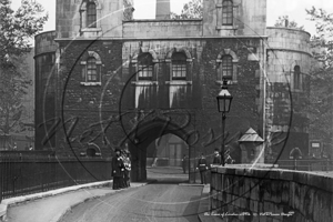 Soldiers in the Tower of London c1890s