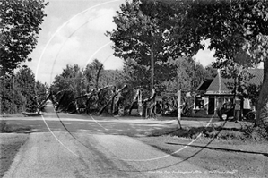 Picture of Berks - Finchampstead, Nine Mile Ride c1930s - N2936