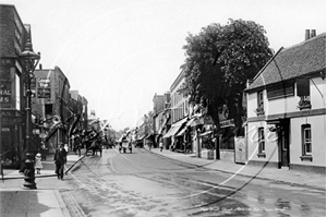 Picture of Berks - Slough High Street c1920s - N2937