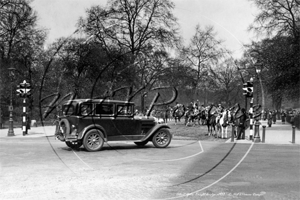 Albert Gate, Knightsbridge in South West London c1933