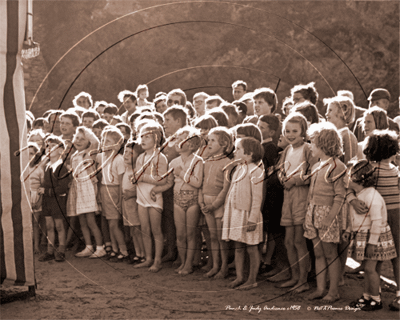 Picture of Misc - Kids, Punch and Judy Show c1958 - N1978