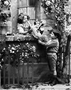 Picture of Misc - Kids, Kids with Flowers c1900s - N1493