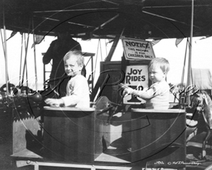 Picture of Misc - Funfair, Fairground c1930s - N782