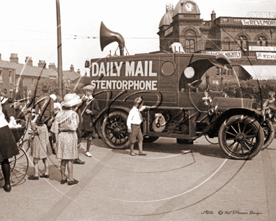 Picture of Transport - Daily Mail Delivery Van c1920s - N341