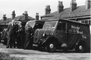 Picture of Transport - Brooke Bond Tea Delivery Vans c1940s - N3254