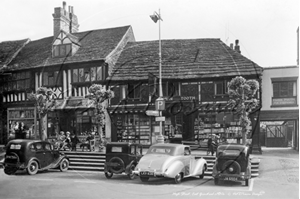 Picture of Sussex - East Grinstead, High Street, The Steps c1930s - N3489