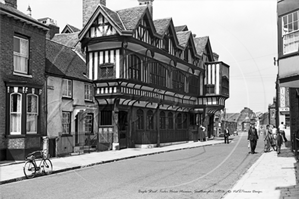 Picture of Hants - Southampton, Bugle Street, Tudor House Museum c1950s - N3972