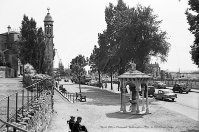 Picture of Hants - Southampton, Pilgrim Fathers Monument and City Wall c1950s - N3974