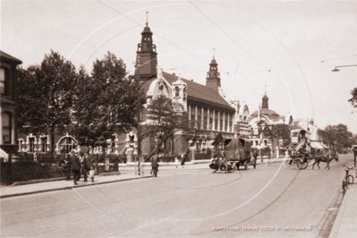 Picture of London, E - Stratford, Romford Road, The Municiple College c1920s - N4333