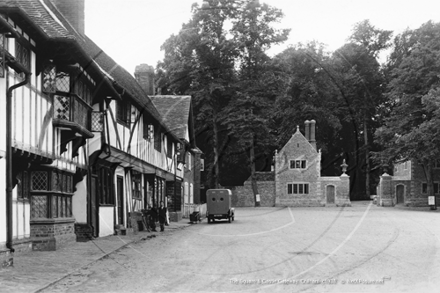 Picture of Kent - Canterbury, Chilham, The Square and Castle Gateway c1938 - N4486