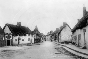 Picture of Bucks - Long Crendon, The Square c1910s - N4543