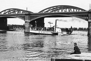 Picture of London, SW - Barnes, Barnes Bridge c1890s - N4684