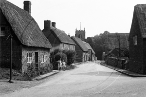 Picture of Oxon - Oxford, Wroxton Village, Church End c1930s - N4733