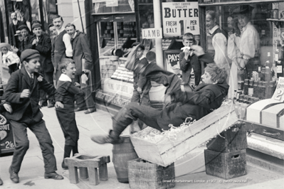 Picture of London - London Life - Street Comedian/Actor c1907 - N042