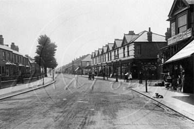 Picture of London, W - Ealing, Northfield Avenue c1900s - N4791