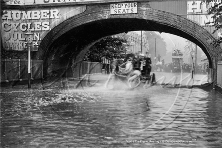 Picture of Berks - Reading, Fire Engine and Floods June 1910 - N4799