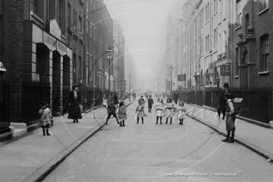 Picture of London - Gosfield Street c1900s - N4835a
