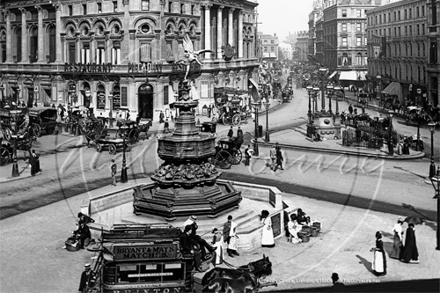 Piccadilly Circus in London c1890s
