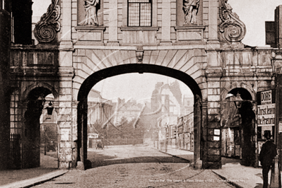 Fleet Street and The Strand, Temple Bar in The City of London c1863