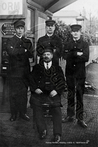 Picture of Berks - Reading, Reading Train Station, Railway Workers c1900s - N5334