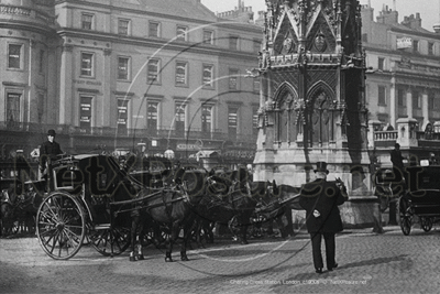 Picture of London - Charing Cross Station, Charing Cross, Hansom Cabs c1900 - N5336